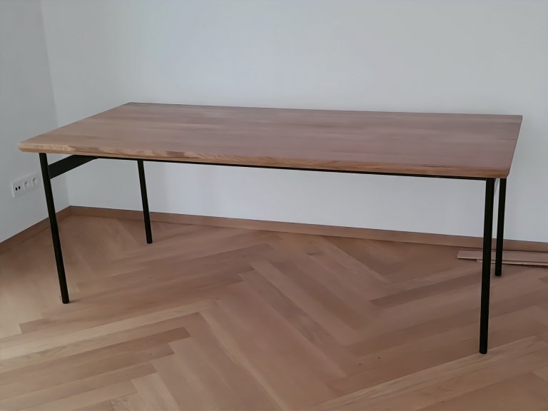 Stůl